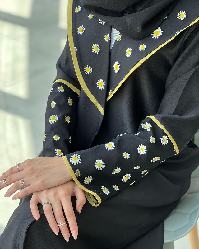 عباية ملكي لف تطريز كمبيوتر راقي