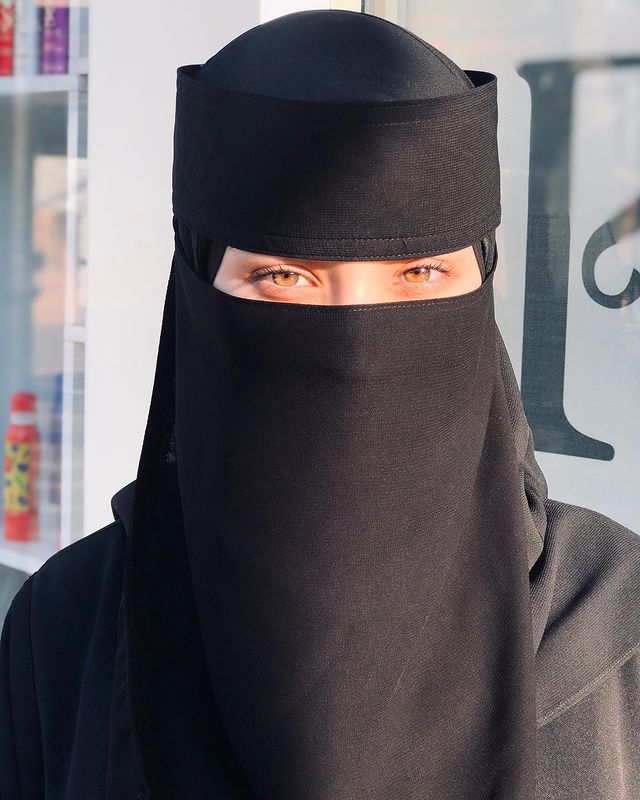 نقاب طويل إسلامي مطاط