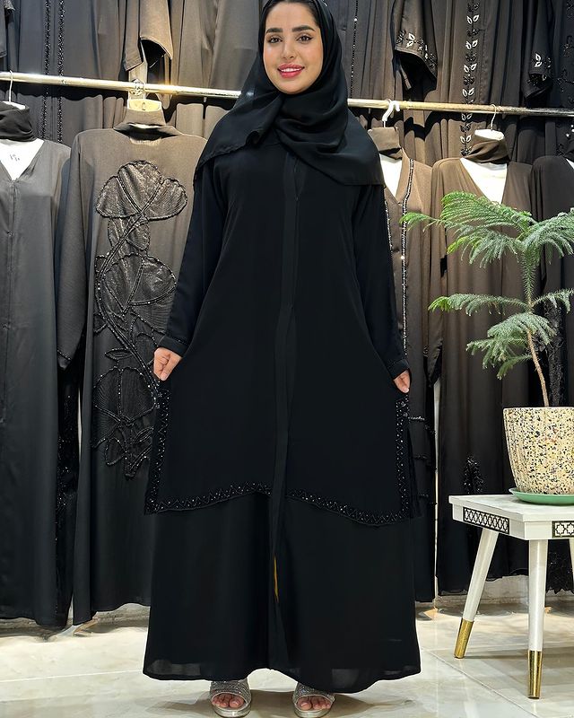 WhatsApp Image 2025-01-25 at 11.28.27 عبايه ملكي طبقتين تطريز يدوي راقيه للمناسبات كشخه