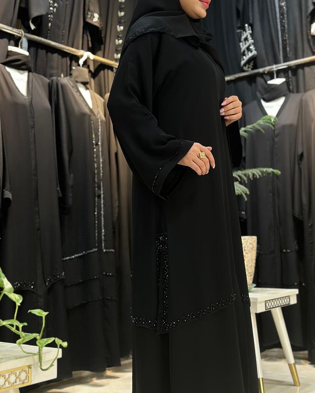 عبايه ملكي طبقتين تطريز يدوي راقيه للمناسبات كشخه