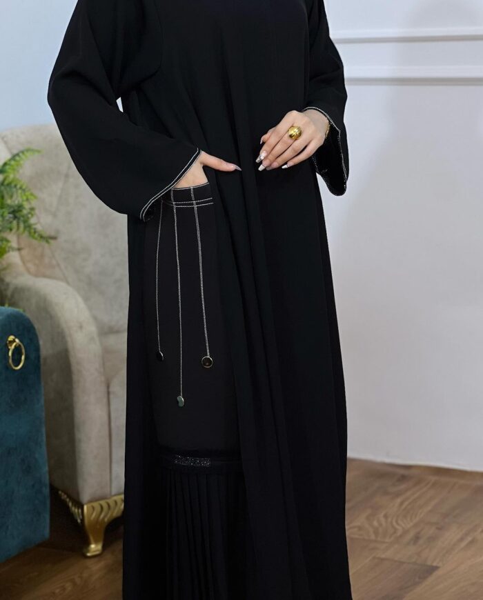 عبايه انيقه للكشخه تطريز جنب مناسبه للدوامات والطلعات كسر تحت