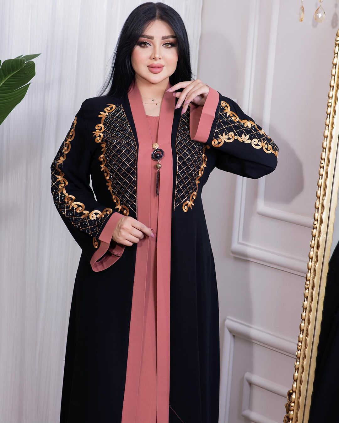 عبايه ملكي تطريز امام مع فصوص سوار فسكي اصلي