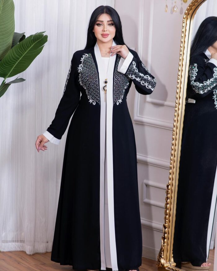 WhatsApp Image 2025-01-25 at 12.14.09 عبايه ملكي تطريز امام مع فصوص سوار فسكي اصلي