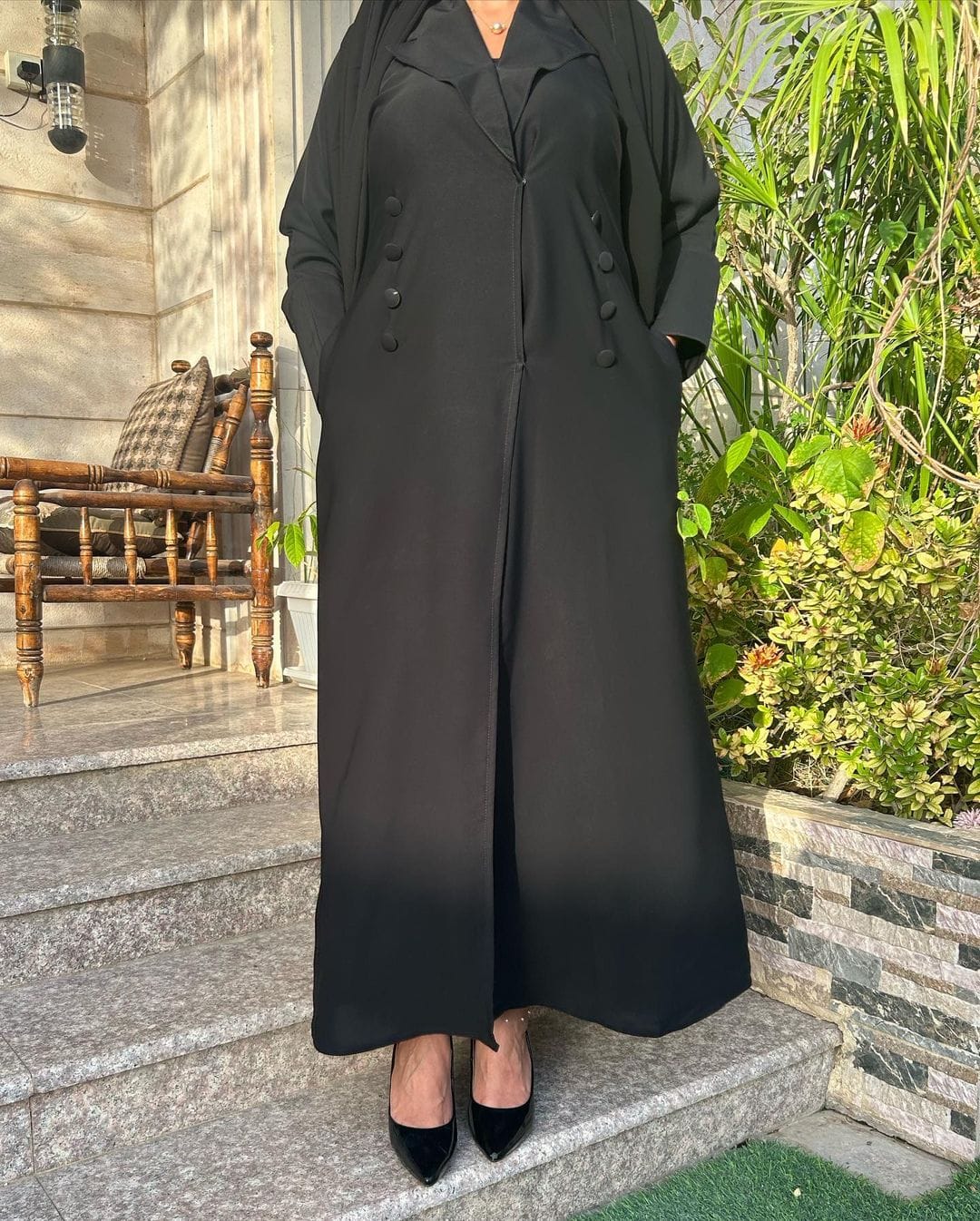 عبايه ساده أنيقه للدوامات جيوب مخفيه
