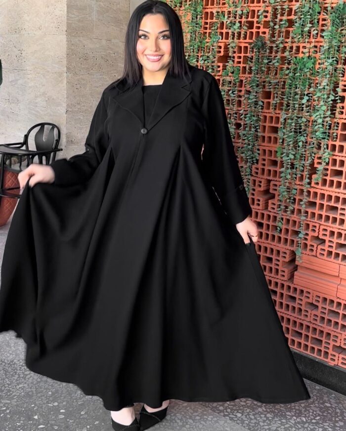 عبايه ملكي كلوش كامل كسره خلف امام قلاب تغطيه الصدر كم ساده