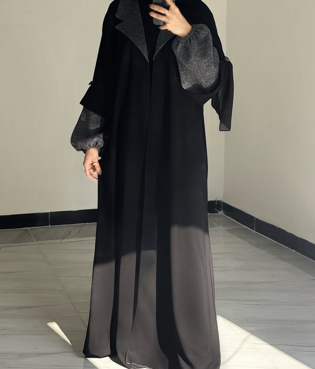 عبايه ملكي ملكي ساده أنيقه كم رمادي غامق قلاب