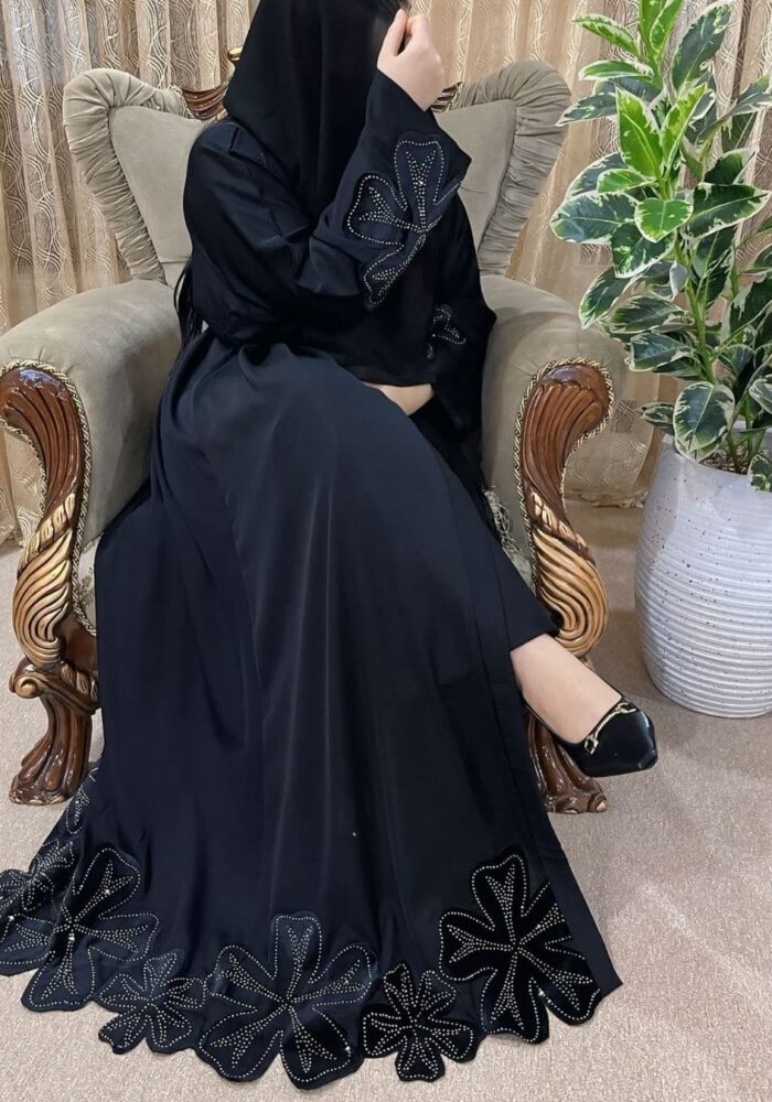 عبايه ملكي تطريز كمبيوتر كم وتحت ورد كلاسكيه