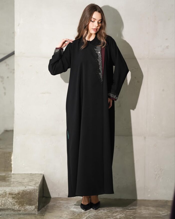 عبايه ملكي تطريز امام مع فصوص سوار فسكي لف