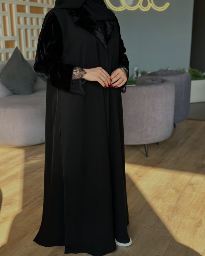 عبايه نص كلوش كم مخمل تدخيل دنتيل قلاب دنتيل