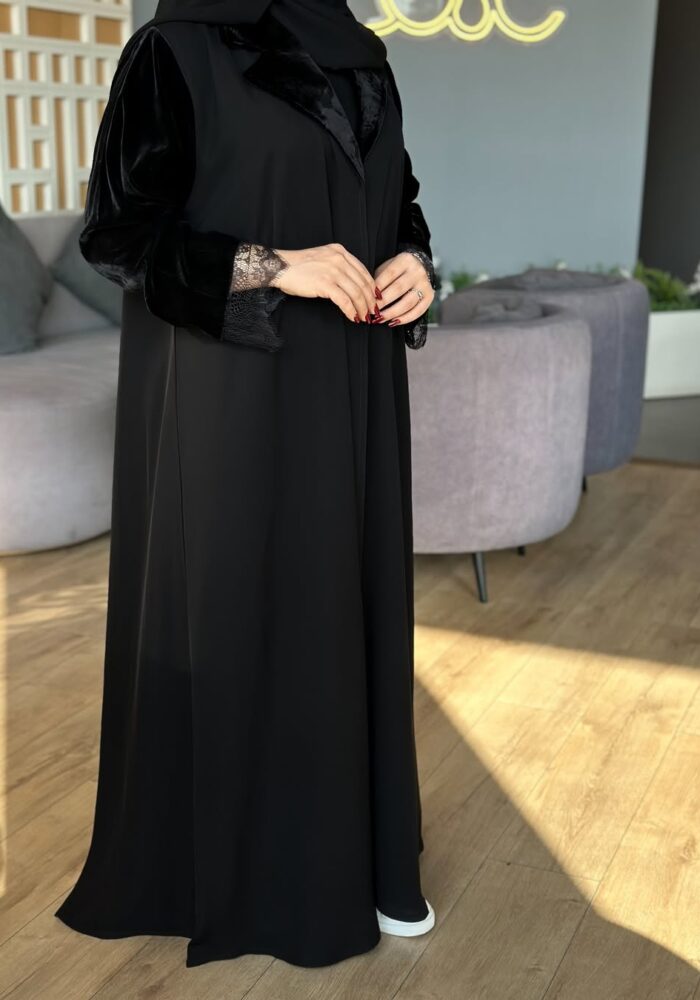 عبايه نص كلوش كم مخمل تدخيل دنتيل قلاب دنتيل