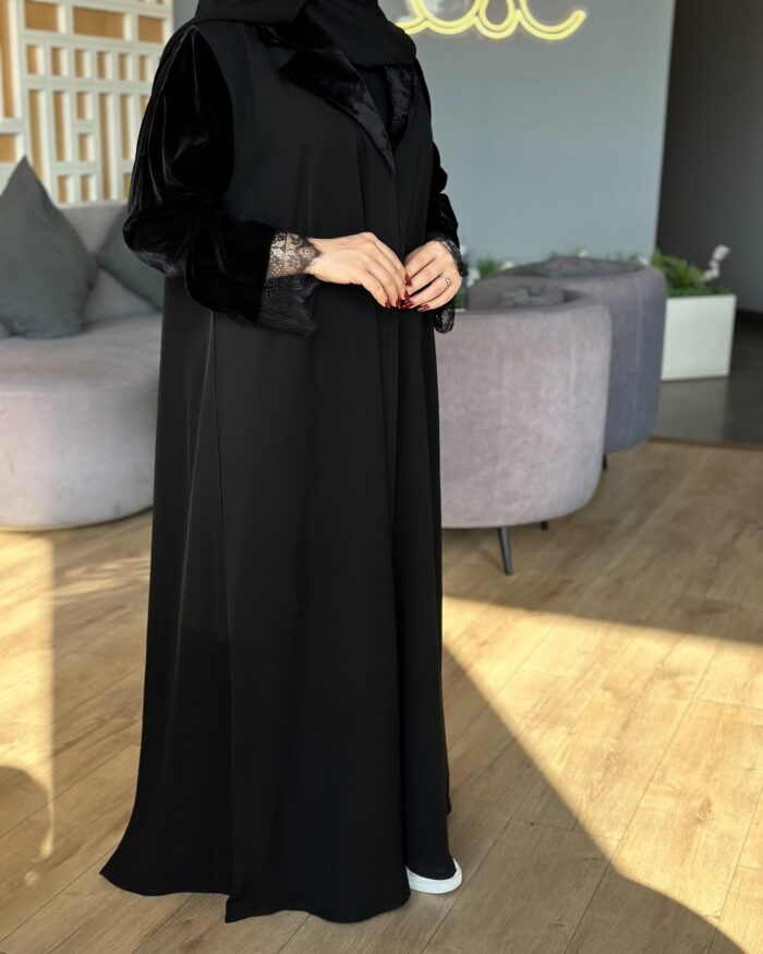 عبايه نص كلوش كم مخمل تدخيل دنتيل قلاب دنتيل