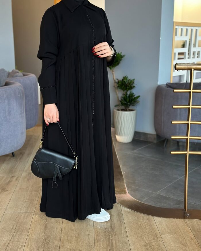 عبايه ملكي تطريز امام يدوي كسرات من الامام الخلف