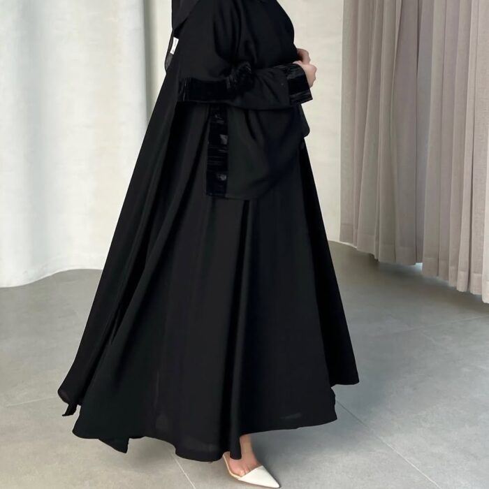 عبايه ملكي كلوش كامل كم مخمل مناسبه للطلعه