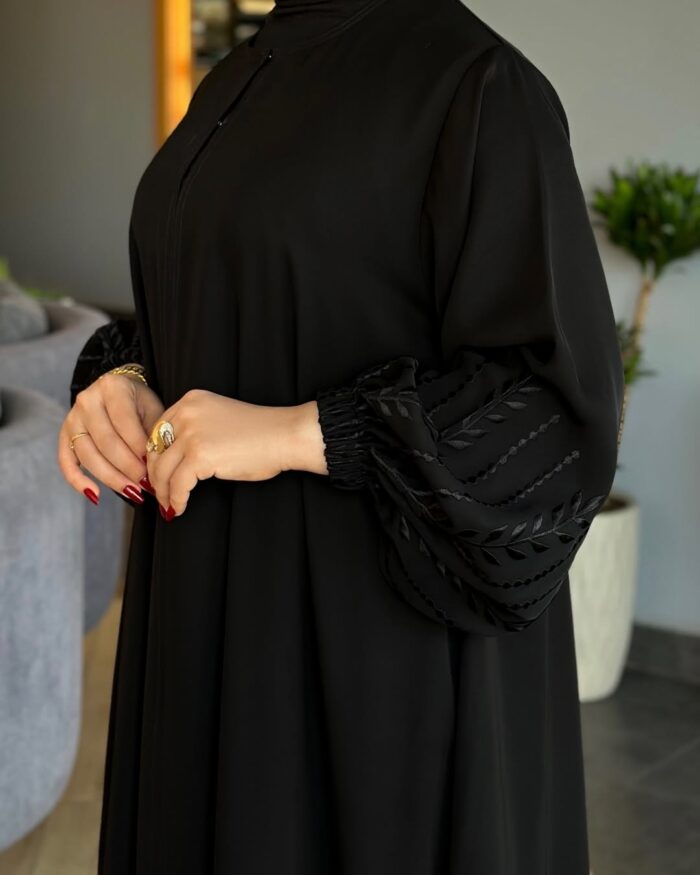 عبايه ملكي تطريز كم مكنيه كمبيوتر كم مطاط خفيف