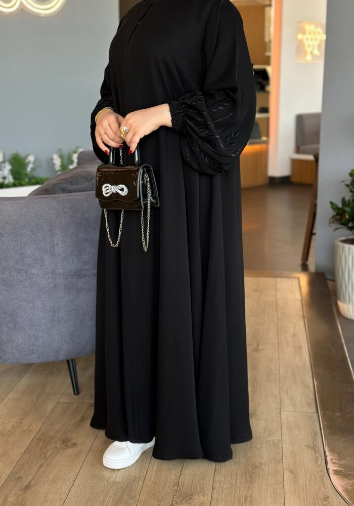 عبايه ملكي تطريز كم مكنيه كمبيوتر كم مطاط خفيف