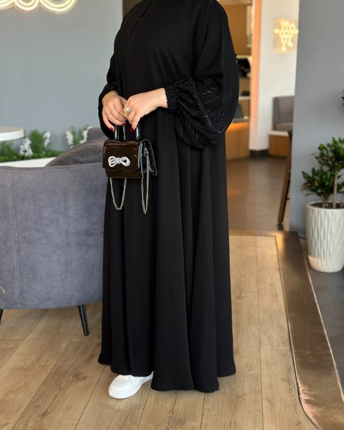 عبايه ملكي تطريز كم مكنيه كمبيوتر كم مطاط خفيف