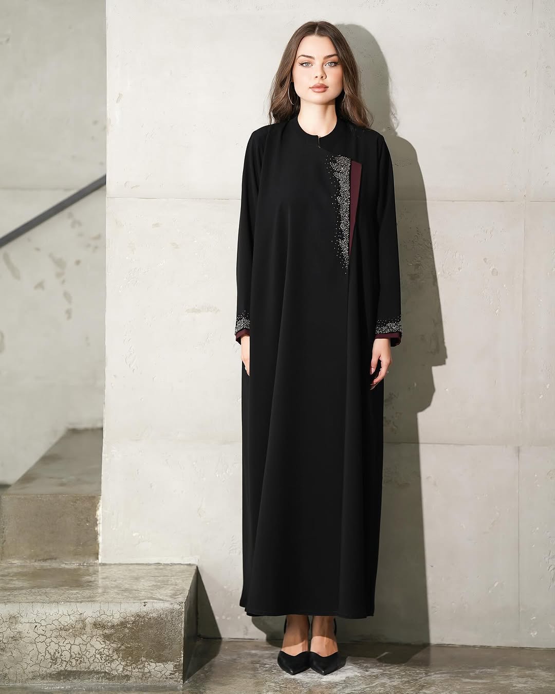 عبايه ملكي تطريز امام يدوي خفيف كلاسكيه