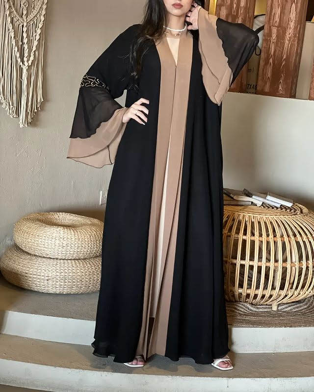 عبايه ملكي تطريز كم أنيقه نص كلوش قماش ملكي