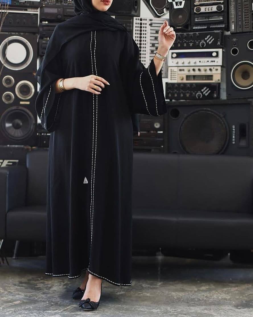 عبايه ملكي تطريز امام وجوانب مكنيه  القماش نواعم كوري