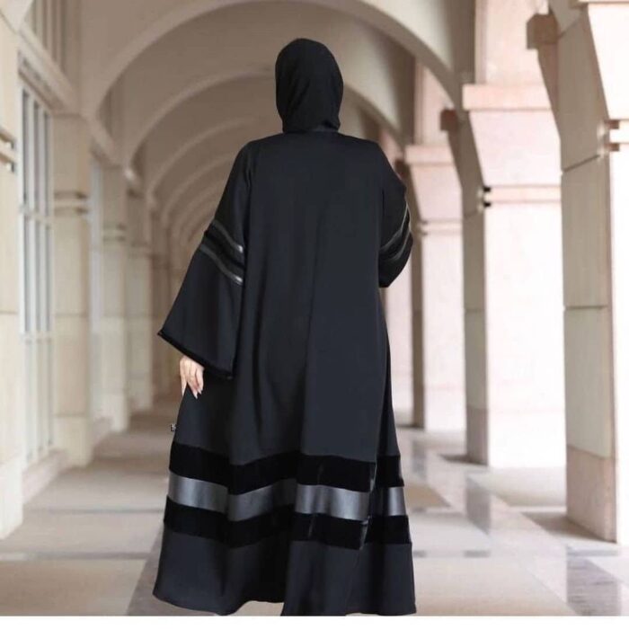 عبايه ملكي كلوش كامل أنيقه شتويه تحديد مخمل مع ستان كوري