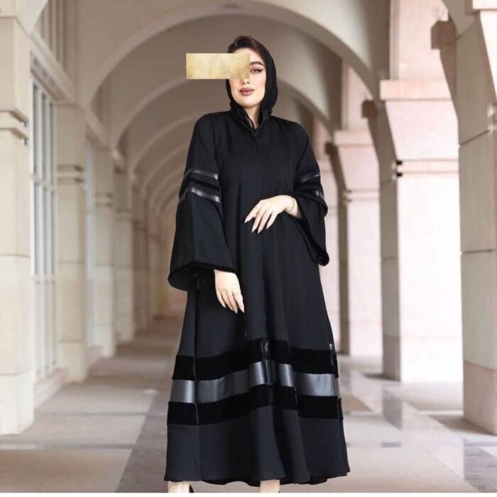 عبايه ملكي كلوش كامل أنيقه شتويه تحديد مخمل مع ستان كوري