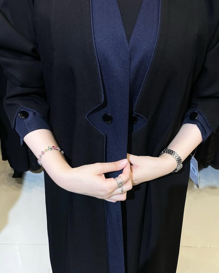 عبايه ملكي لف تحديد كحلي