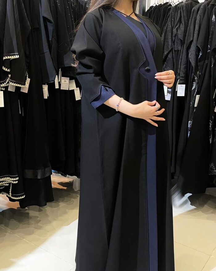 عبايه ملكي لف تحديد كحلي