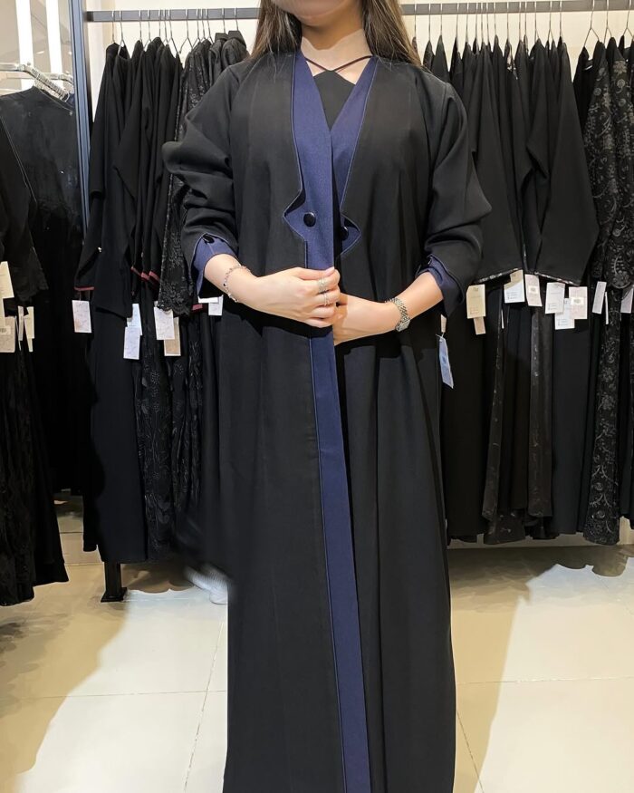 عبايه ملكي لف تحديد كحلي