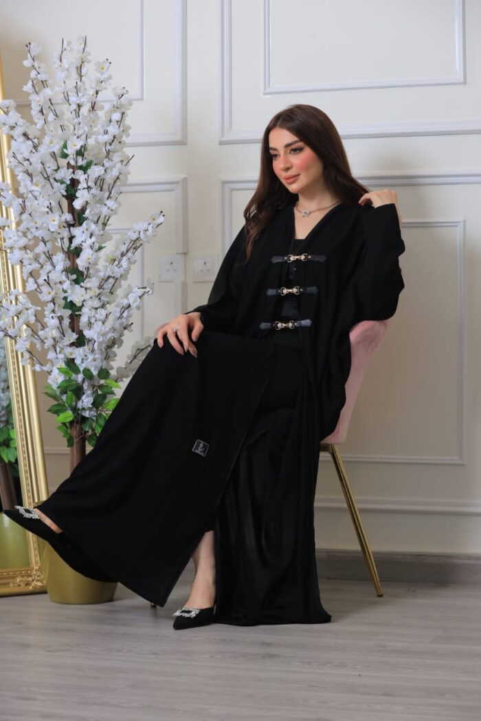 عبايه أنيقه صيفيه نص بشت قطري