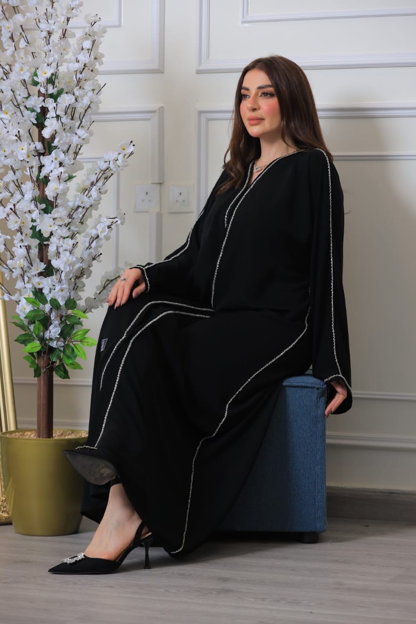 عبايه ملكي تطريز جنب فضي كشخه للطلعه