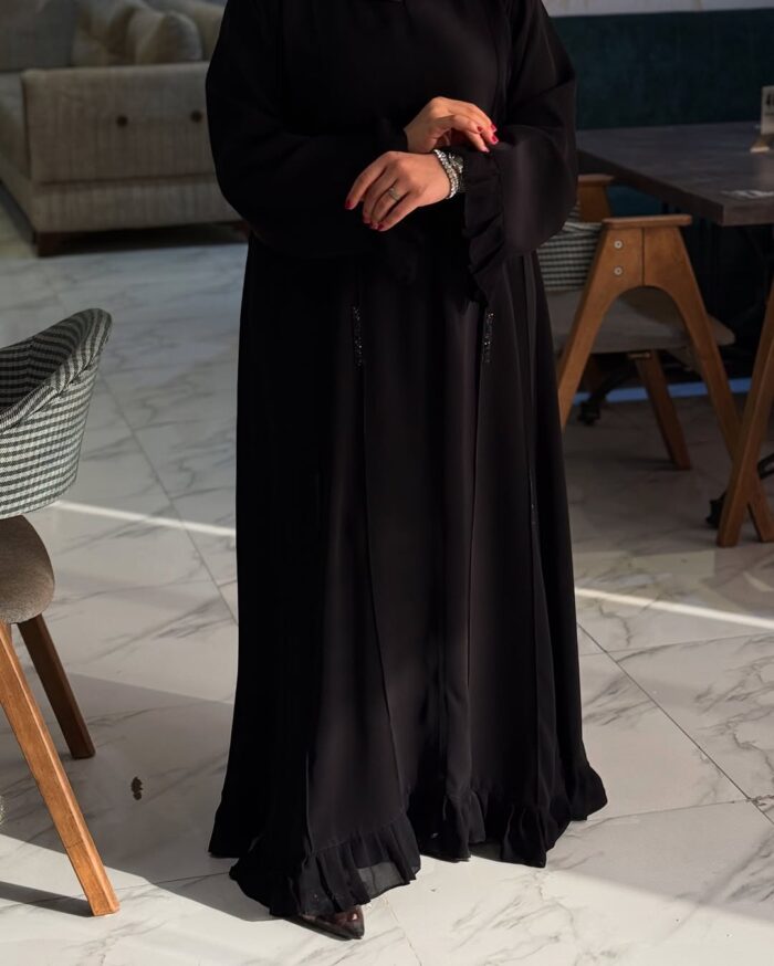 عبايه ملكي نص كلوش مطرز