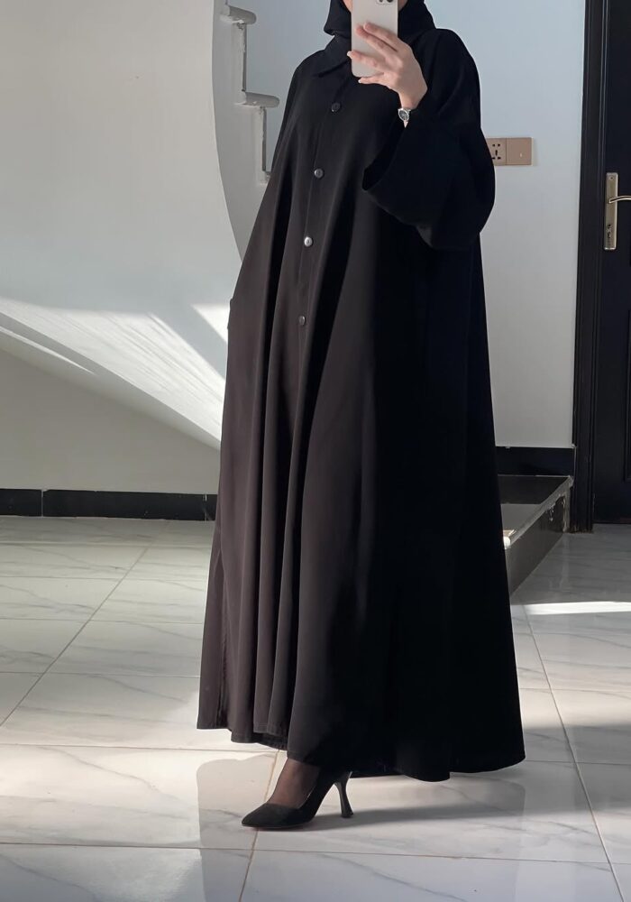 عبايه نص كلوش أنيقه للطلعه