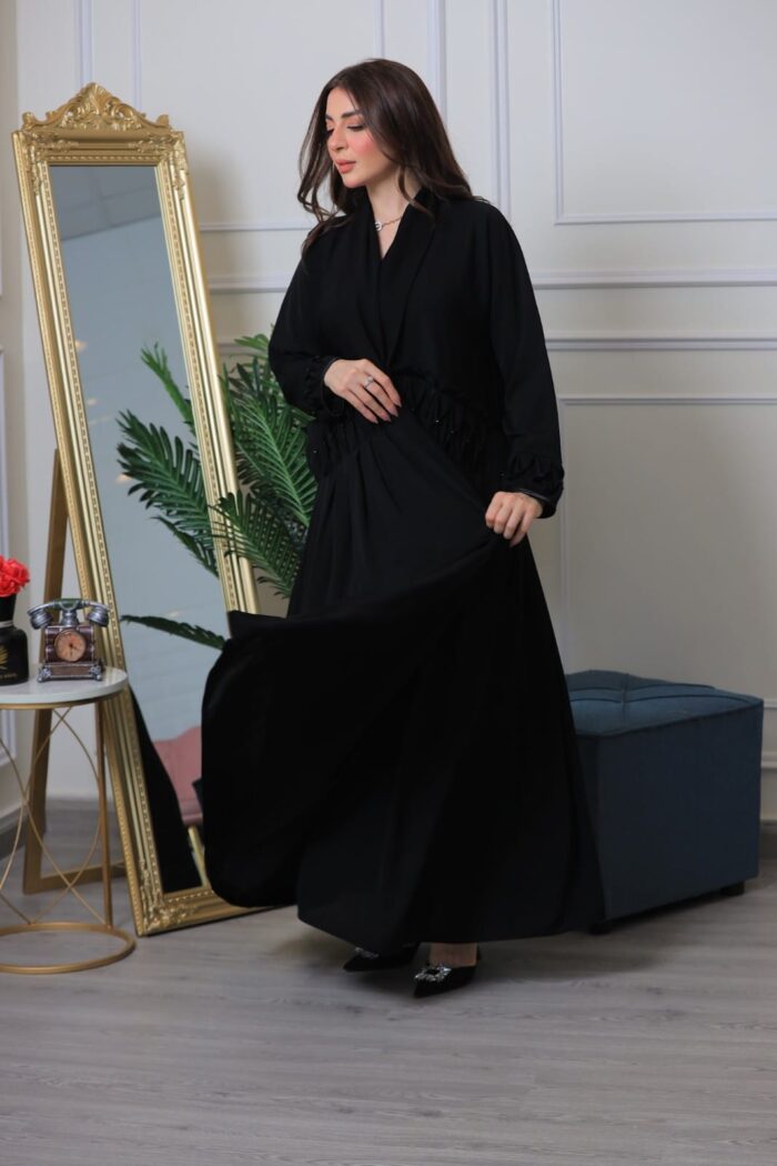 عبايه أنيقه صيفيه كسر مطرزه