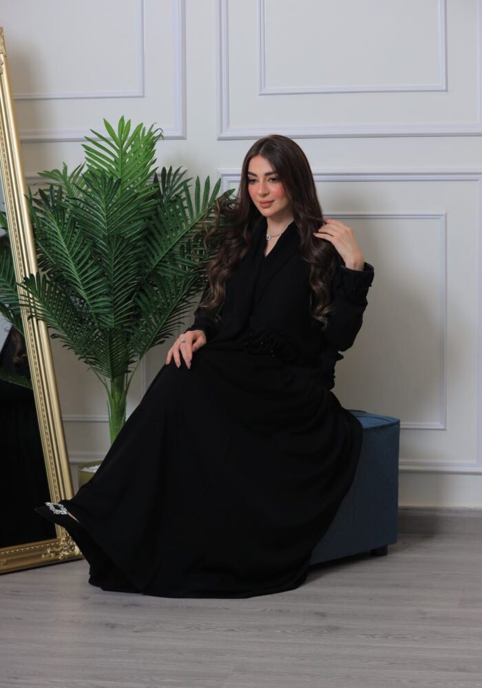 عبايه أنيقه صيفيه كسر مطرزه