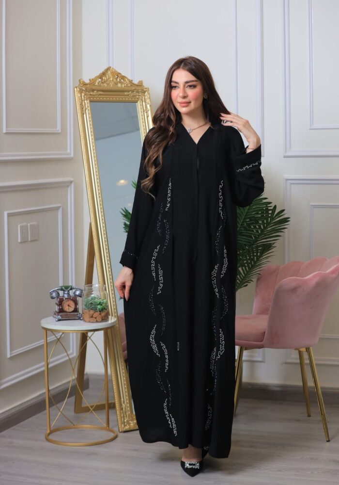 عبايه مرتبه تطريز أنيقه جدا