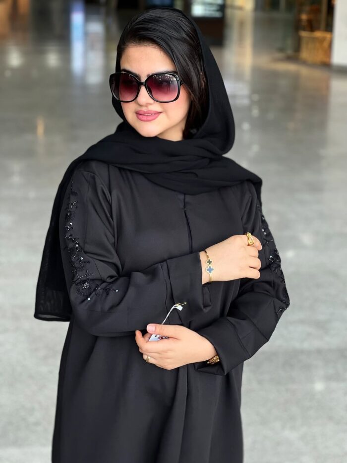 عباية ملكي انيقه قماش واقف