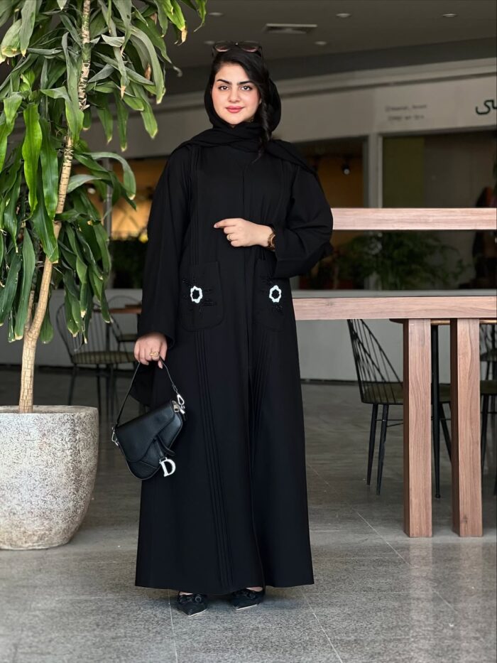 عباية ملكي للطلعه قماش نواعم