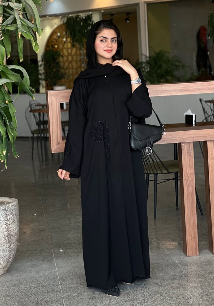 عباية نمبر وان مرتبه قماش حراير