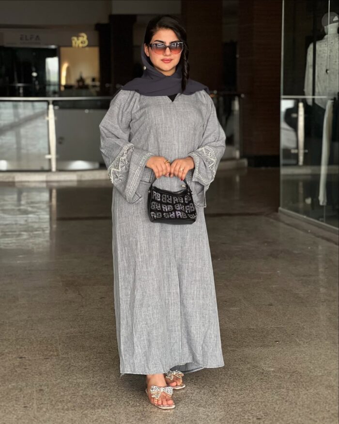 عباية للسفر انيقه قماش بارد