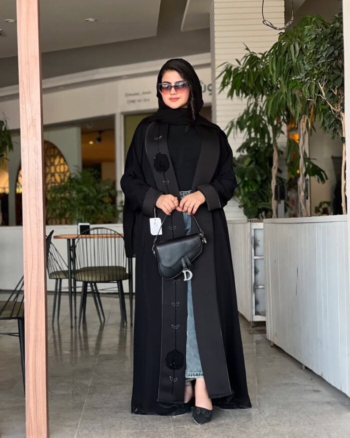 عباية نمبر ون للطلعات اليومية قماش ملكي