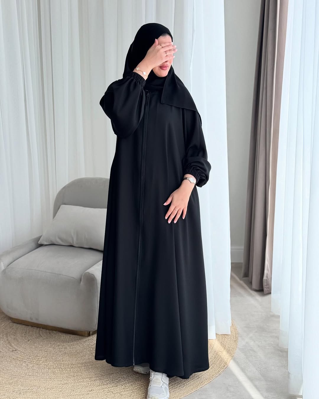 عبايه نص كلوش جيوب مخفيه سحاب امام كم مطاط خفيف