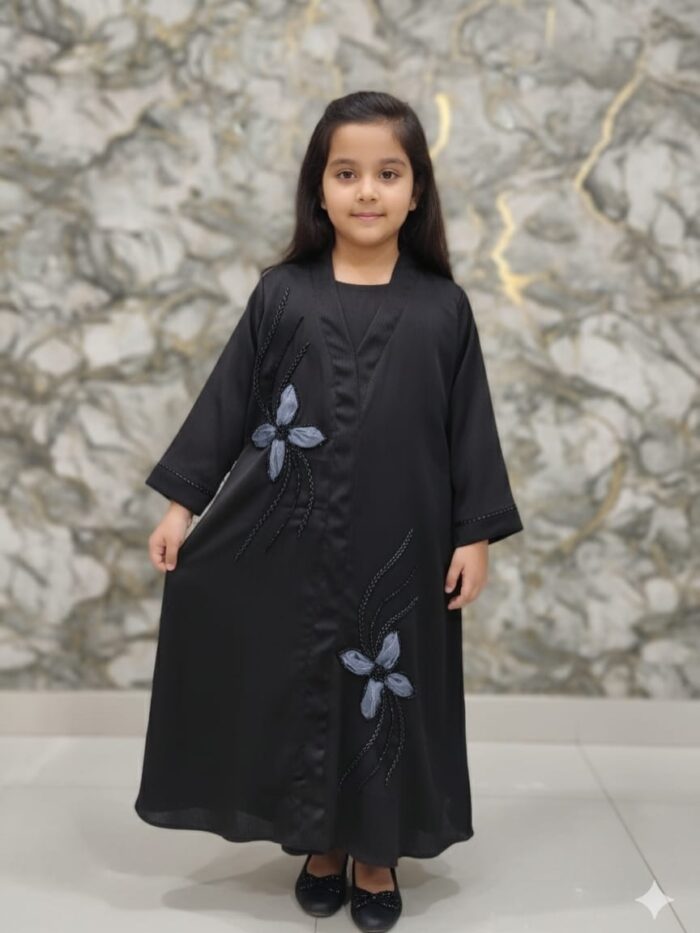 عباية بناتي أنيقه مطرزه ملون