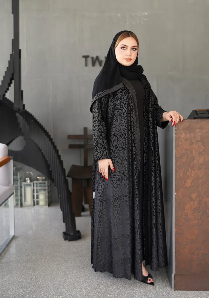 عباية مخمل شتوي نص كلوش مشجر