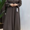 عباية بتصميم أنيق وانسيابي للسفر متوفر منها الأسود