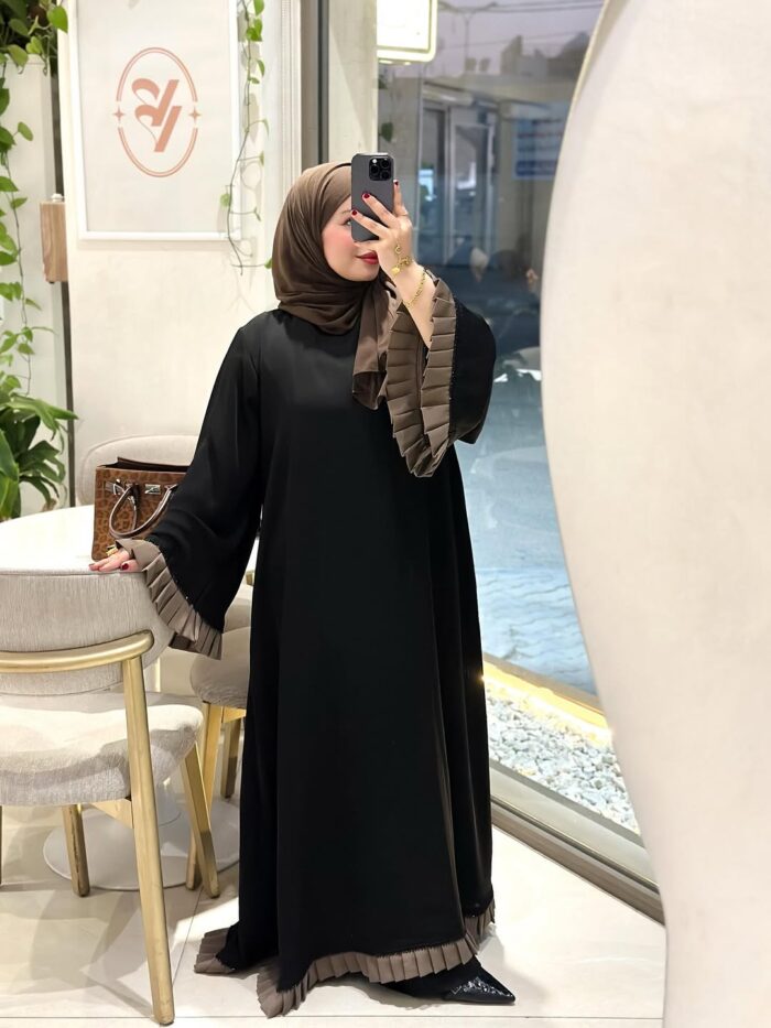 عباية انيقه للطلعه كسر كم وتحت القماش ملكي نواعم