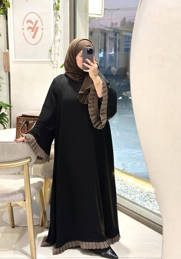 عباية انيقه للطلعه كسر كم وتحت القماش ملكي نواعم