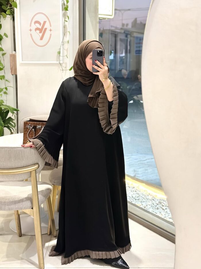 عباية انيقه للطلعه كسر كم وتحت القماش ملكي نواعم