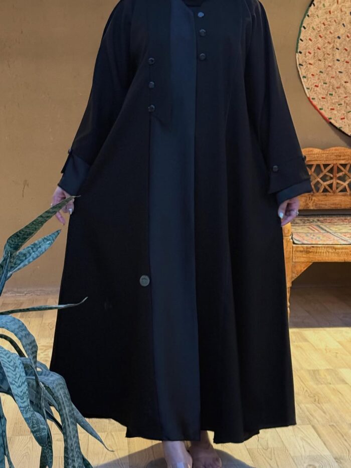 عباية كلوش أنيقه كم مربع القماش ملكي نواعم