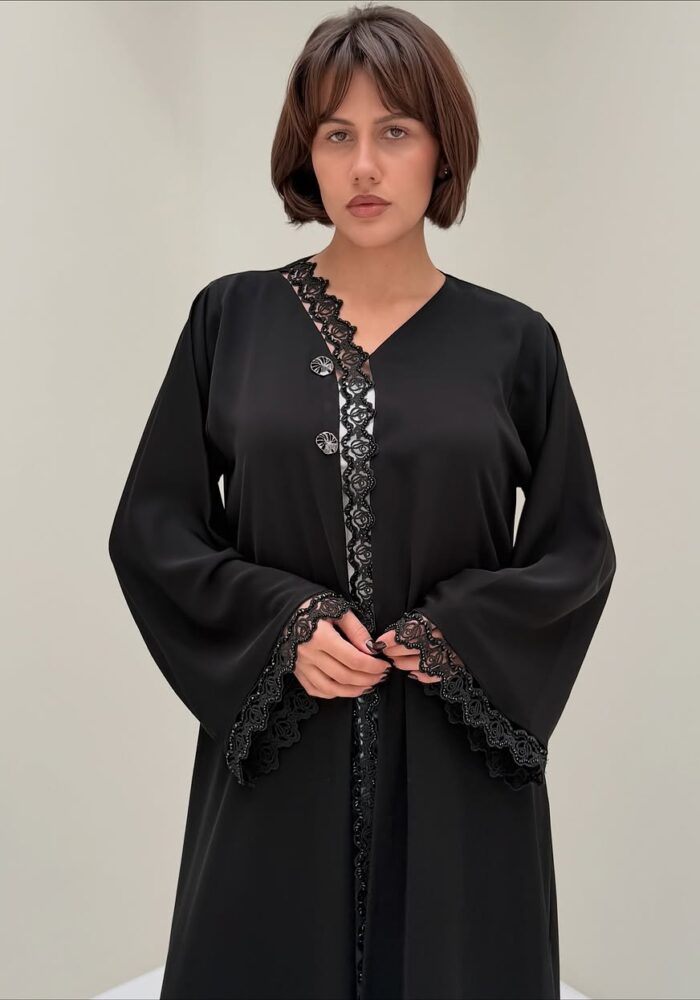 عباية لف أنيقه للطلعه مطرزه