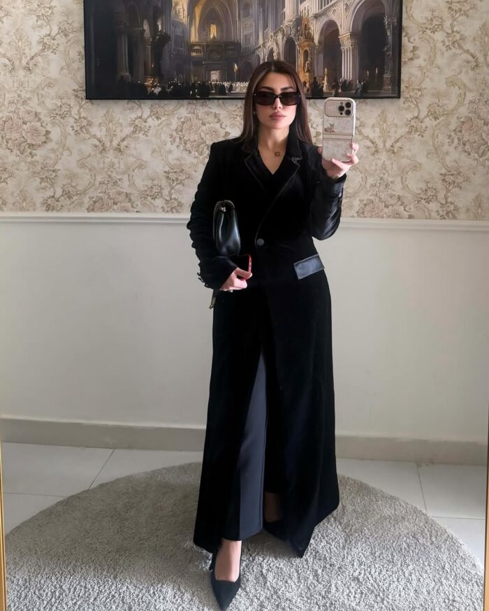 عبايه مخمل تهبل نص كلوش جيوب